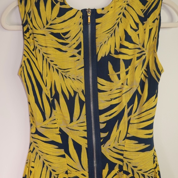 H&M flowy dress - Picture 3 of 4